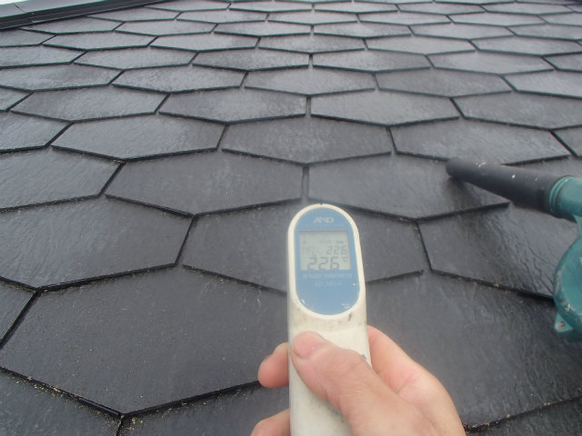 屋根塗装　表面温度