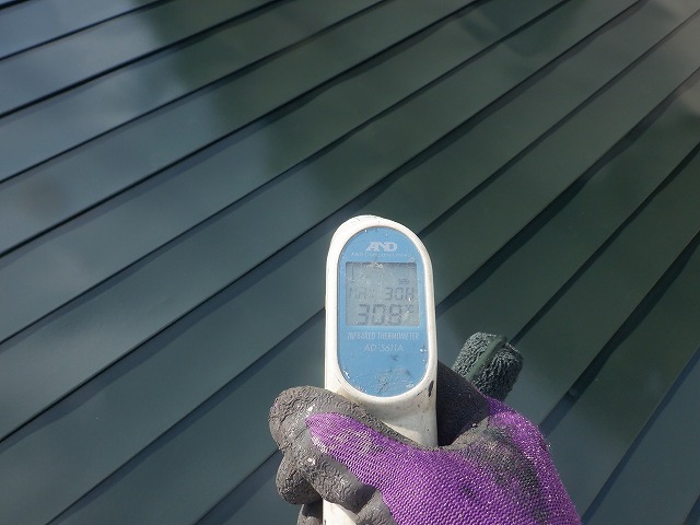 トタン屋根　表面温度