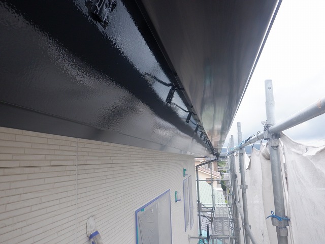 上塗り1回目を塗装した鼻隠し板