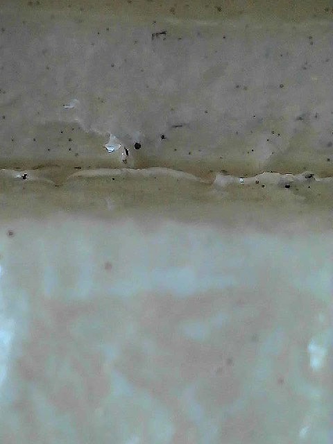 デジタル顕微鏡で確認した浮いた既存塗膜